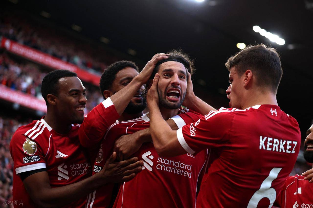 九游游戏中心关于阿森纳训练开放日，关键时刻豪取连胜引欢呼，荷甲在即，身体对抗强度拉满的信息